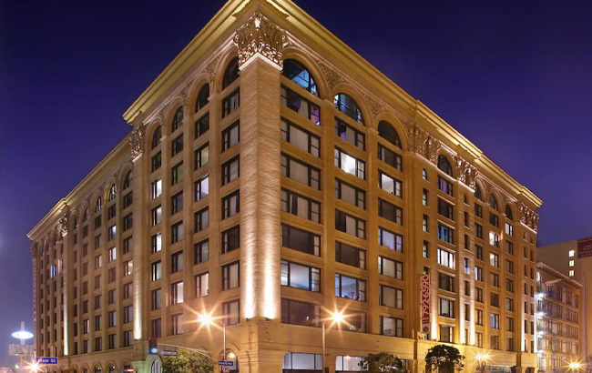 Pacific Electric Lofts Exterior Night